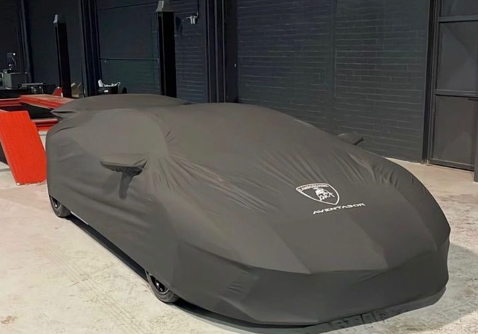 lamborghini_outdoor_cover ##waterproofcarcover## ##bespokecarcover## ##oudoorcarcover##